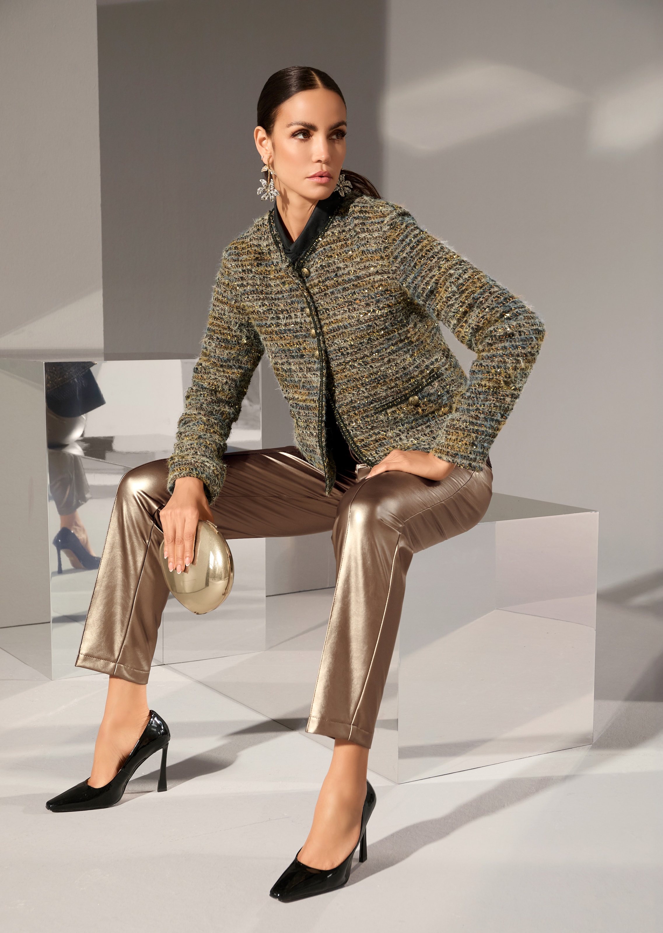 Hose im Leder-Look mit Biesen