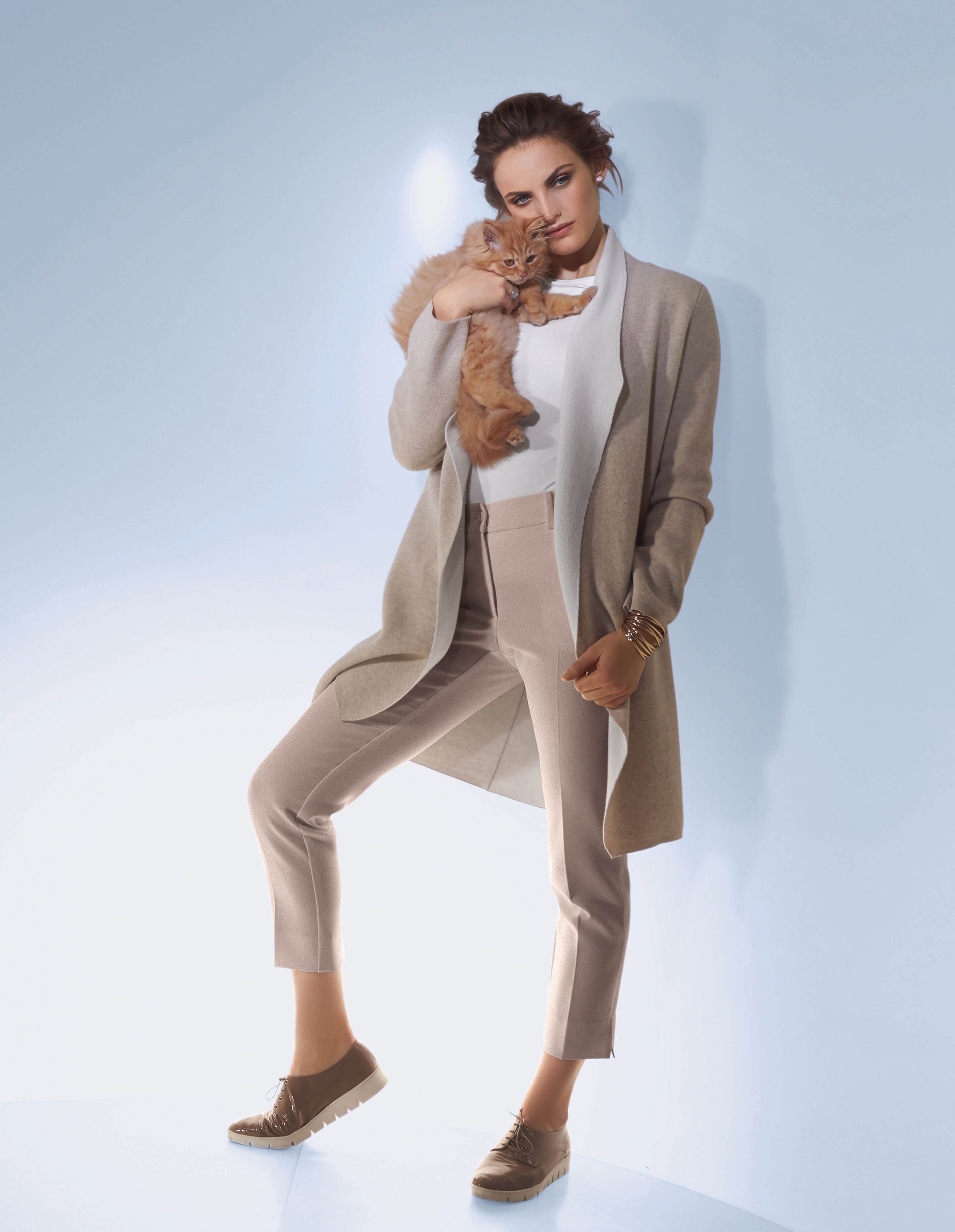 Edel-sportive Hose in gerader Form