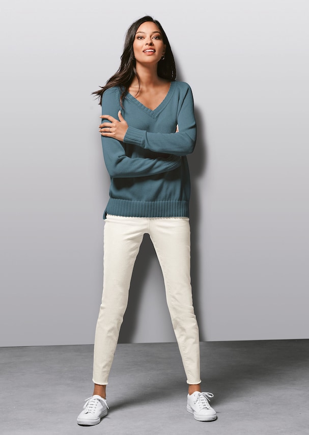 Smooth knit jumper with rib-knit accents