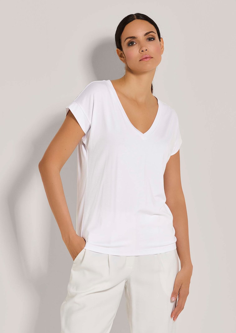 Legeres Shirt mit V-Ausschnitt