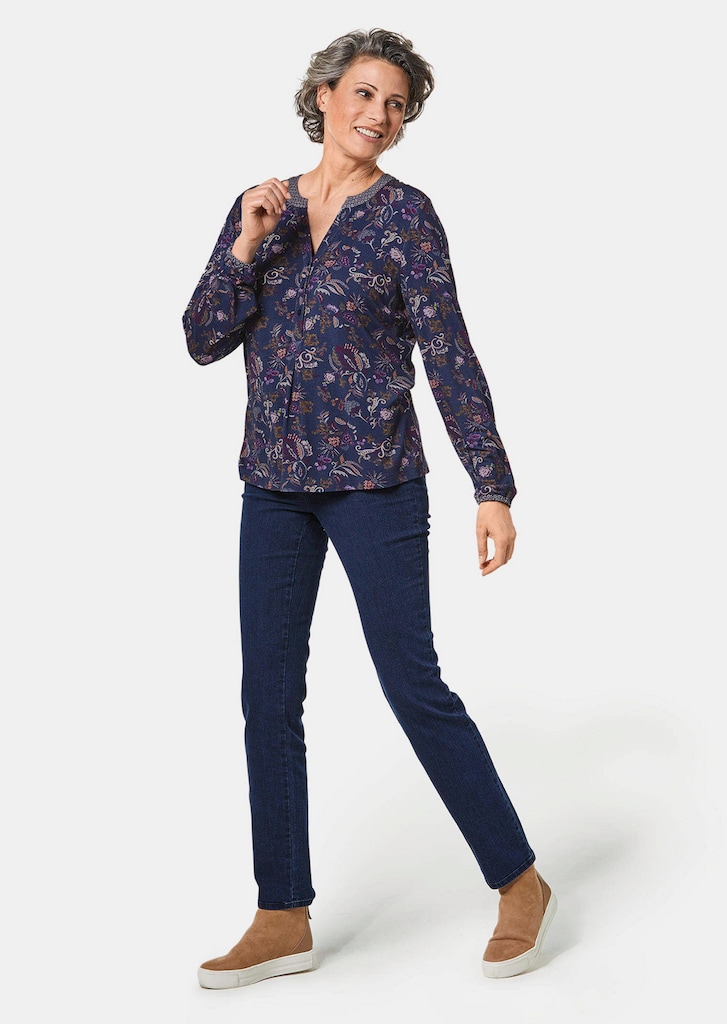 Raffiniertes Druckshirt