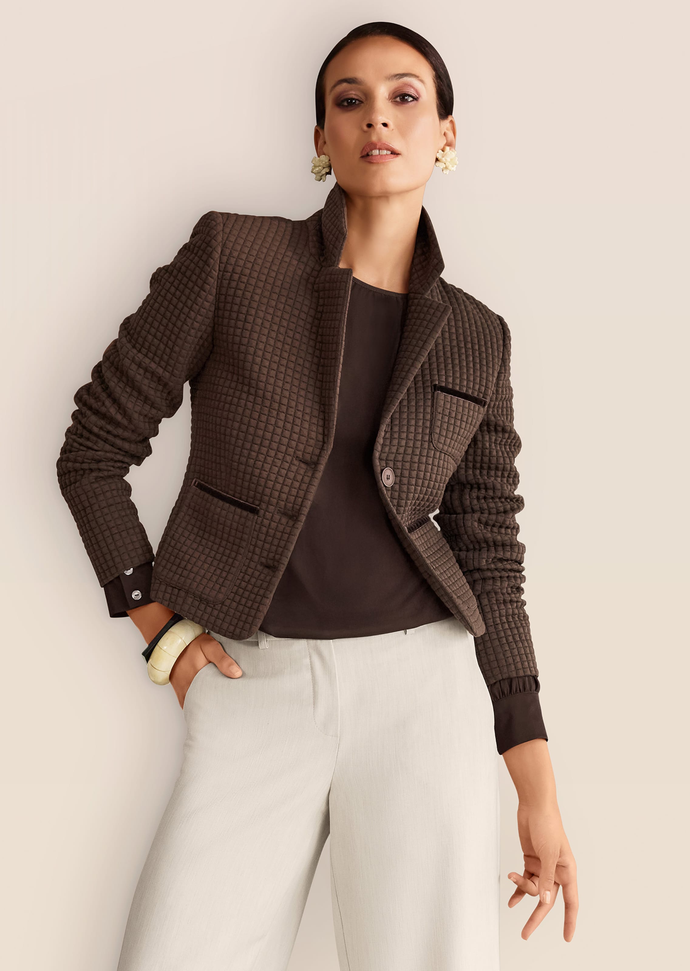 Kurzer Jersey-Blazer mit Waffelstruktur