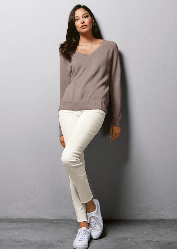 Smooth knit jumper with rib-knit accents