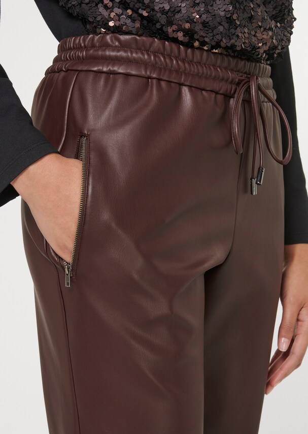 Jogg trousers in a sophisticated leather look 4