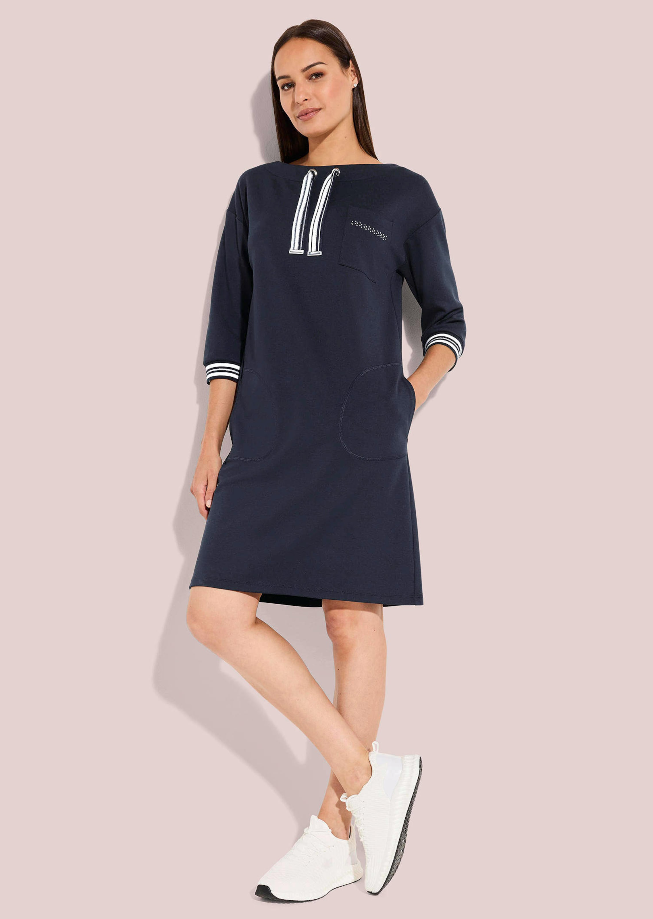 Robe en jersey à col montant