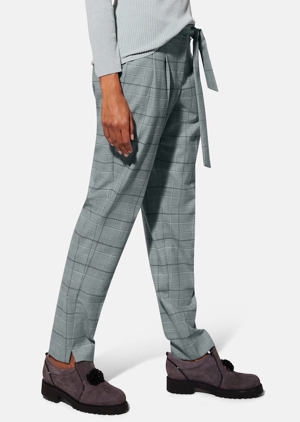 Check pleated trousers with tie belt 3