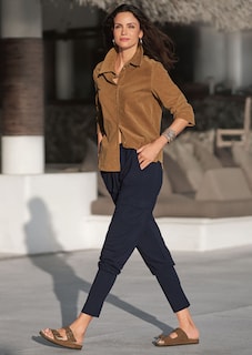 Baggy-style jogging trousers thumbnail 7