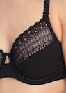 Elégant soutien-gorge avec dentelle et armatures thumbnail 3