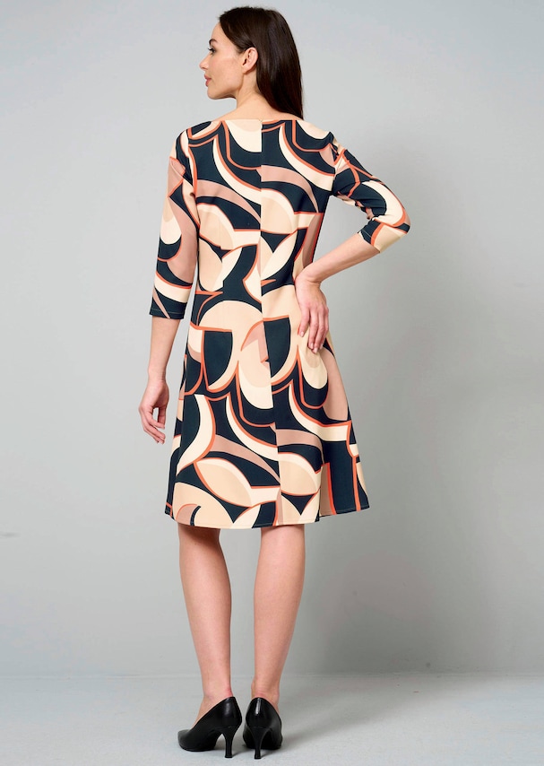 Kleid in grafischem Dessin 2