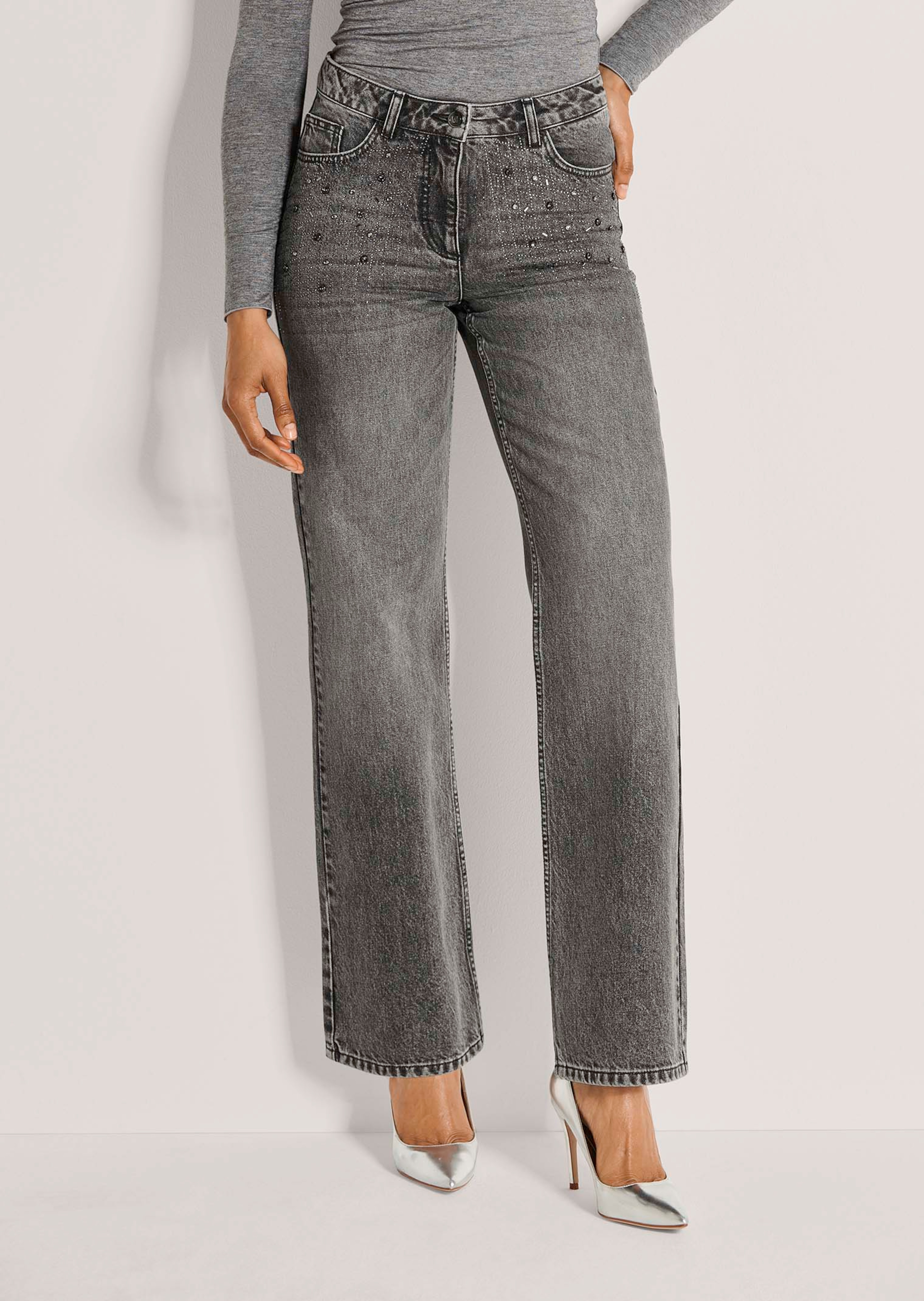 Gerade Jeans mit Strass-Elementen