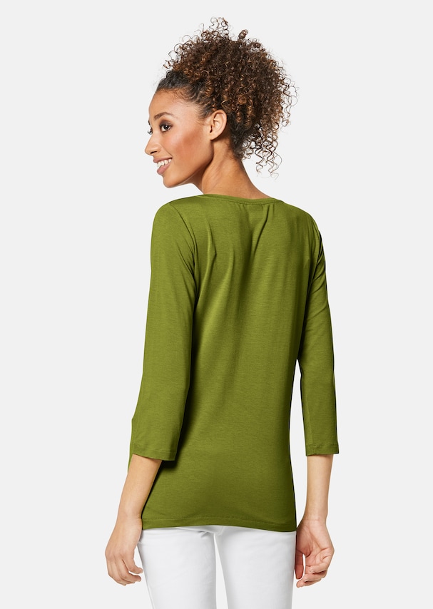 V-neck shirt with 3/4-length sleeves 2