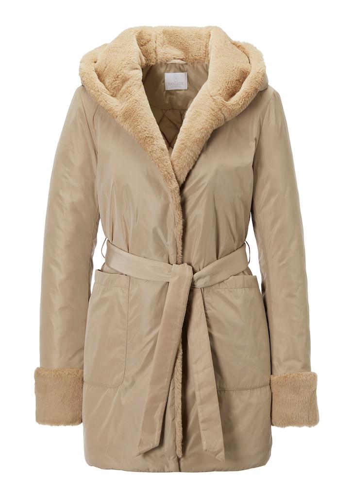 Outdoor jacket with faux fur trim