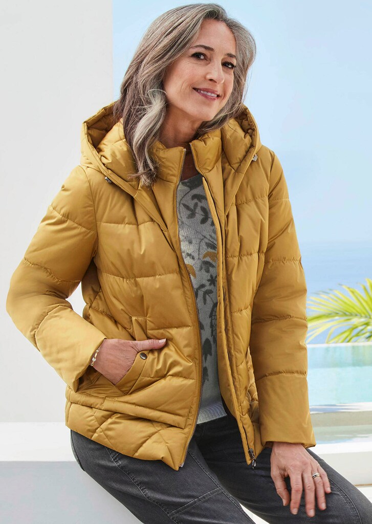 Steppjacke mit Kapuze
