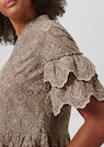 Kleid mit Lochstickerei und Rüschen thumbnail 5