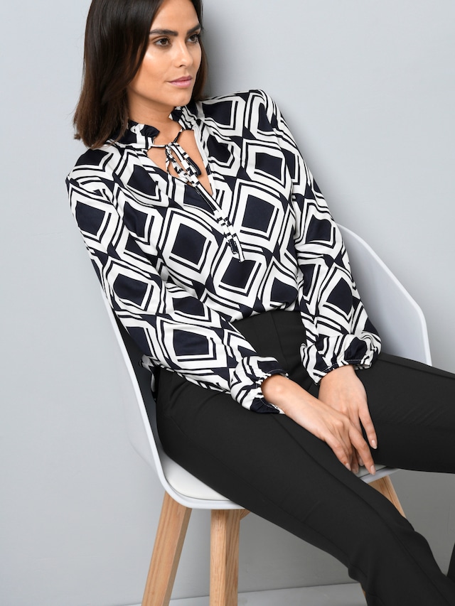 Bluse mit Stehkragen und Bindebänchen 2