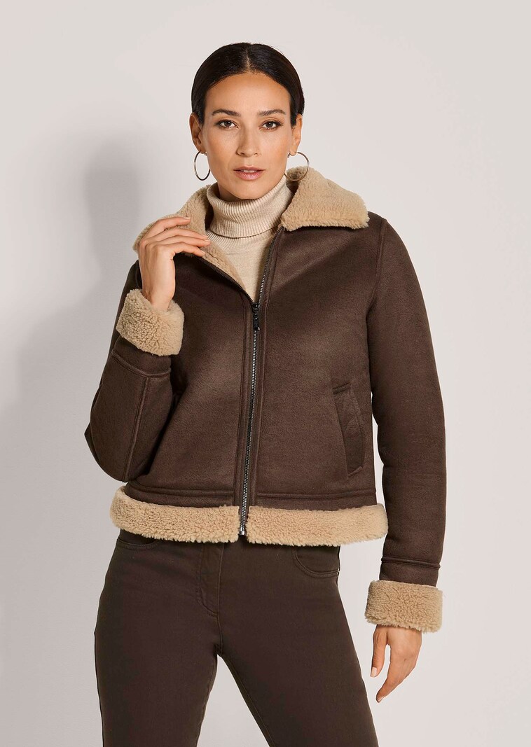 Modische Jacke im Aviator-Stil