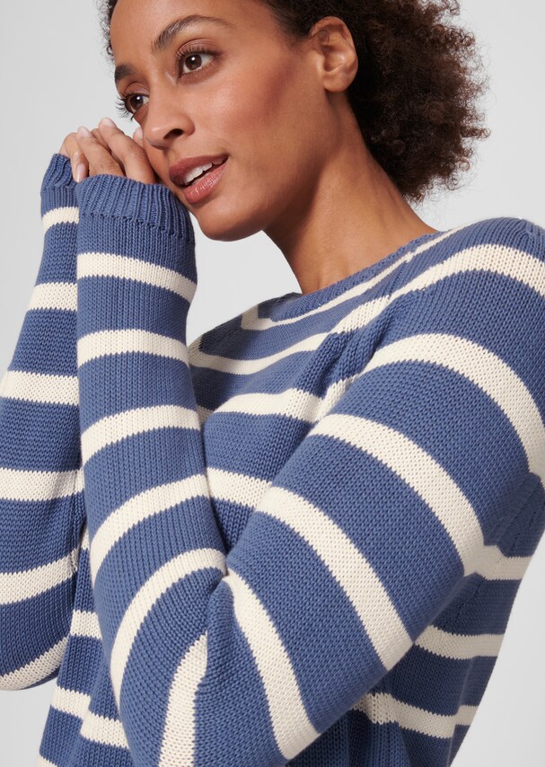 Round neck jumper in a nautical look 4
