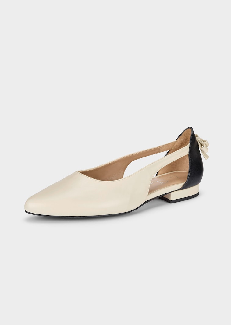 Pumps aus Leder mit flachem Absatz