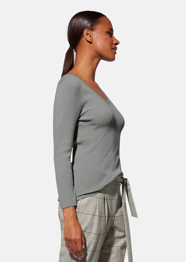Slim rib-knit jumper with 3/4-length sleeves 3