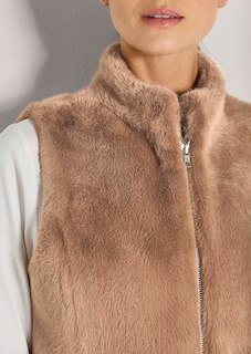 Faux fur gilet thumbnail 5