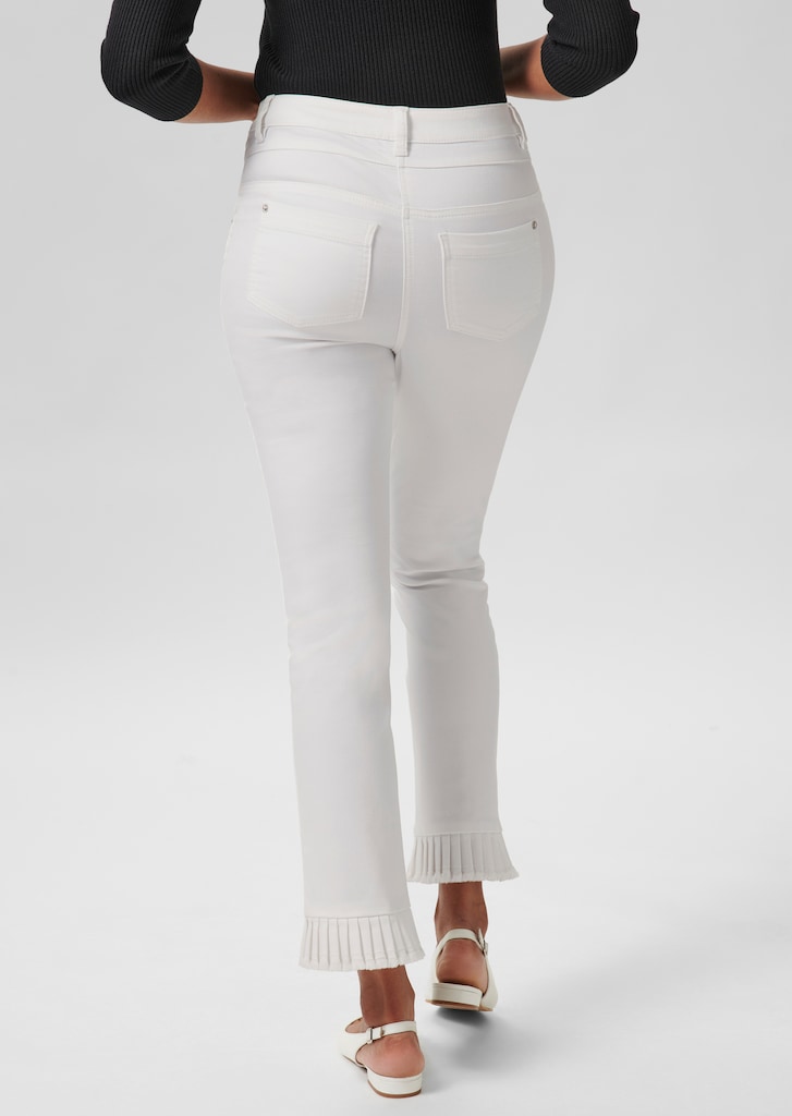 Jeans mit Plissee-Saum 2
