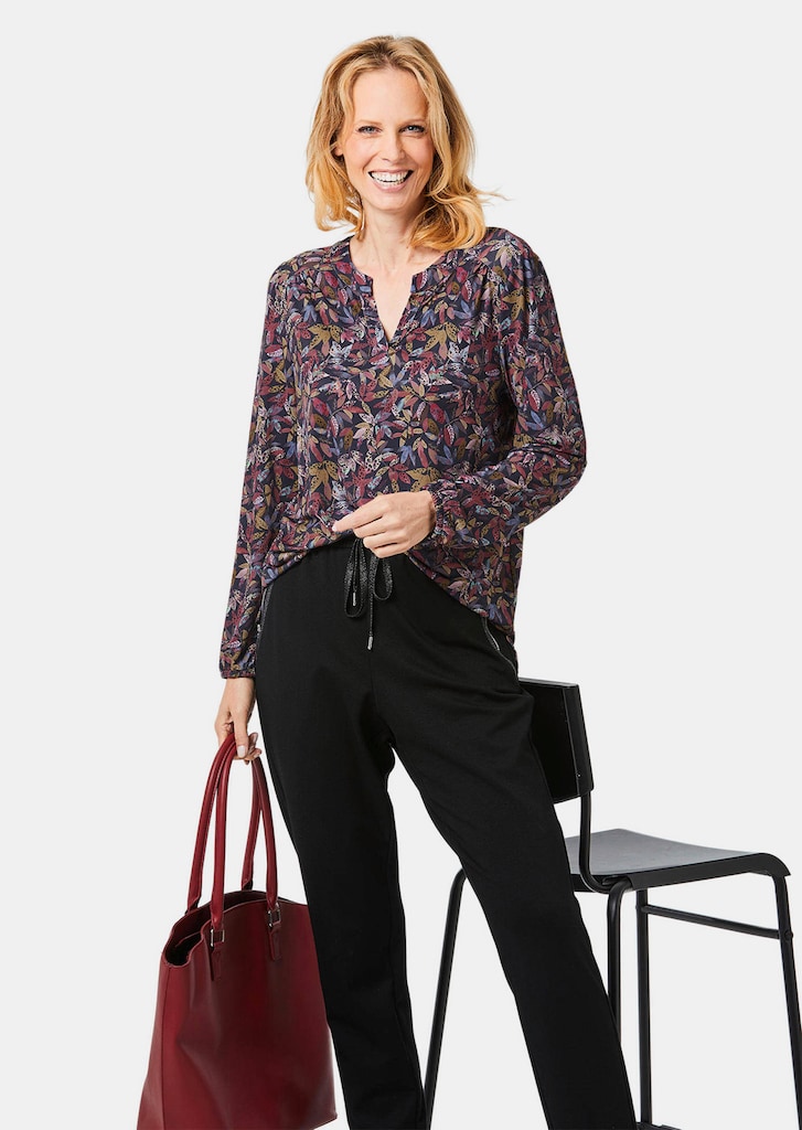 Blusenshirt in femininer Form