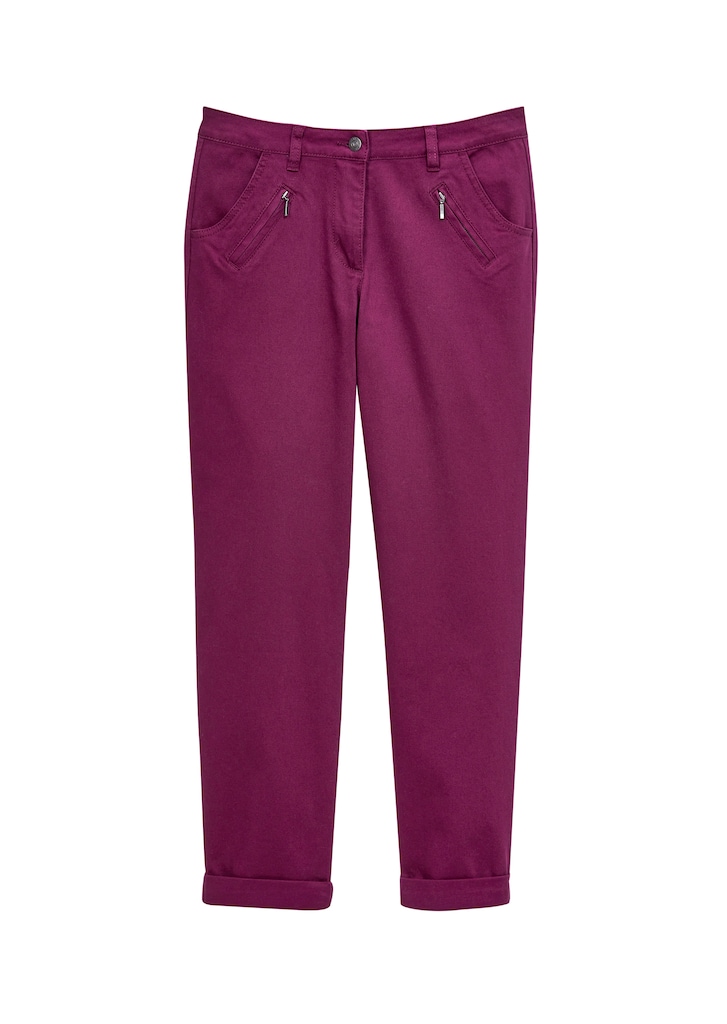 Cropped trousers in a casual chino style 5