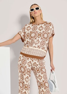 Relaxed summer top in a mixed-material design thumbnail 5