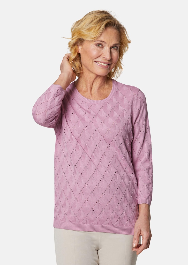 Gepflegter Ajour-Pullover mit femininen Durchbrüchen