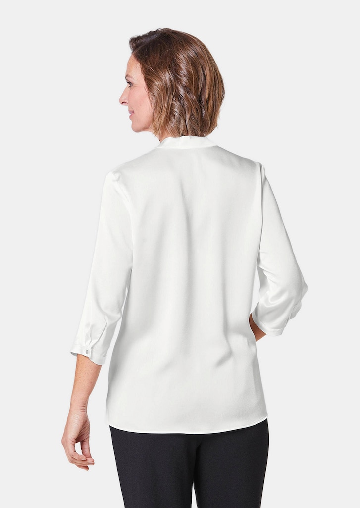 Bluse mit festlichem Stehkragen