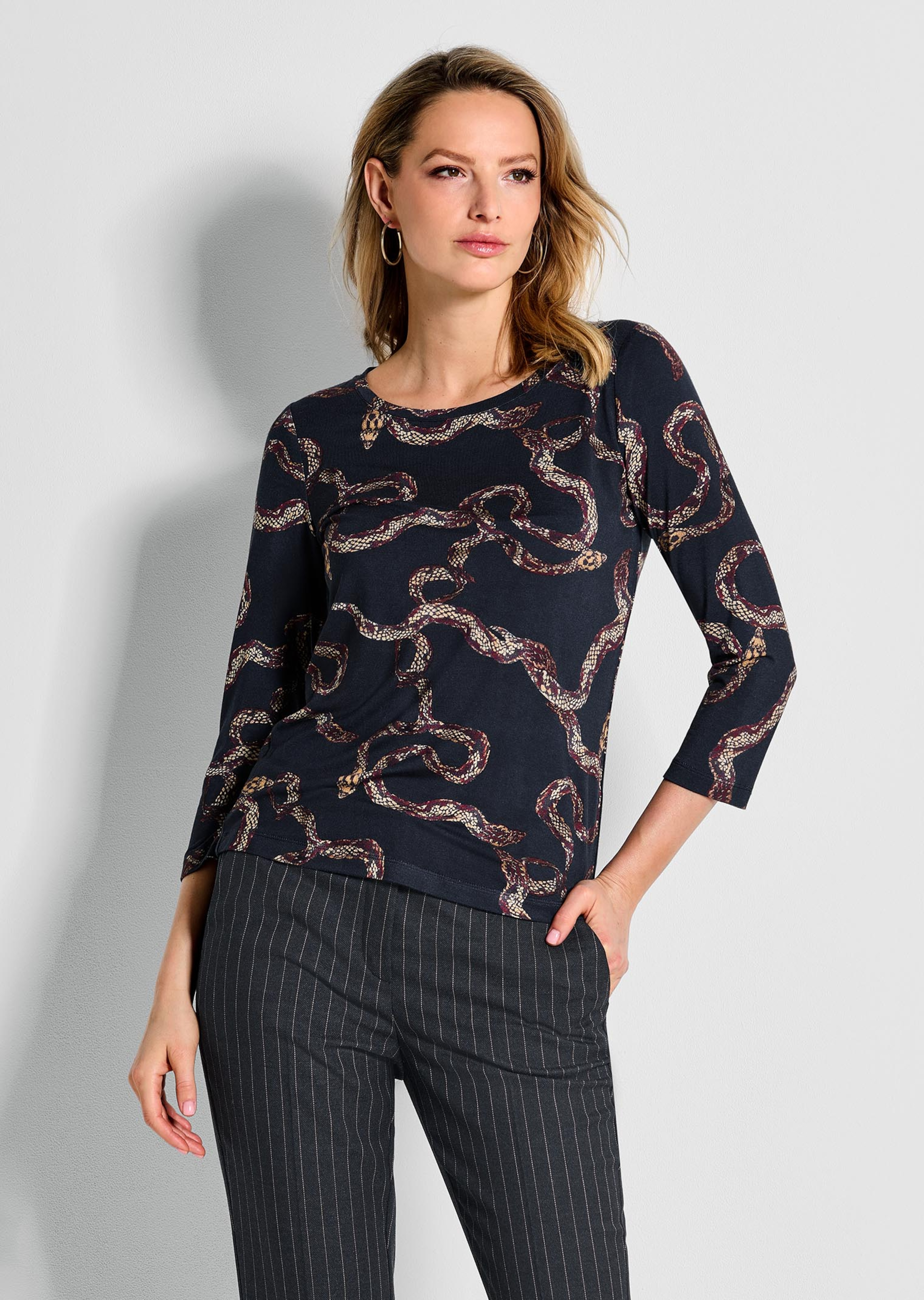Shirt van viscose met slangenprint
