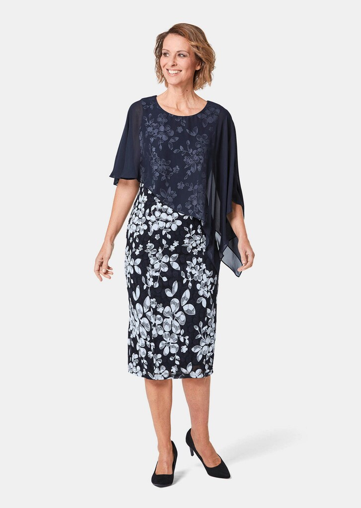 Kleid aus eleganter Spitze mit Chiffonüberwurf