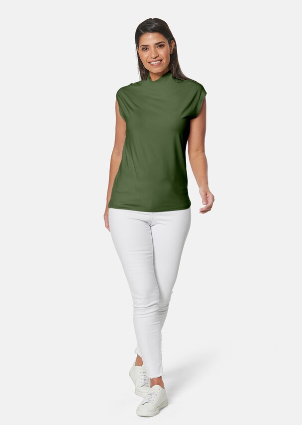 Sleeveless shirt with stand-up collar 1