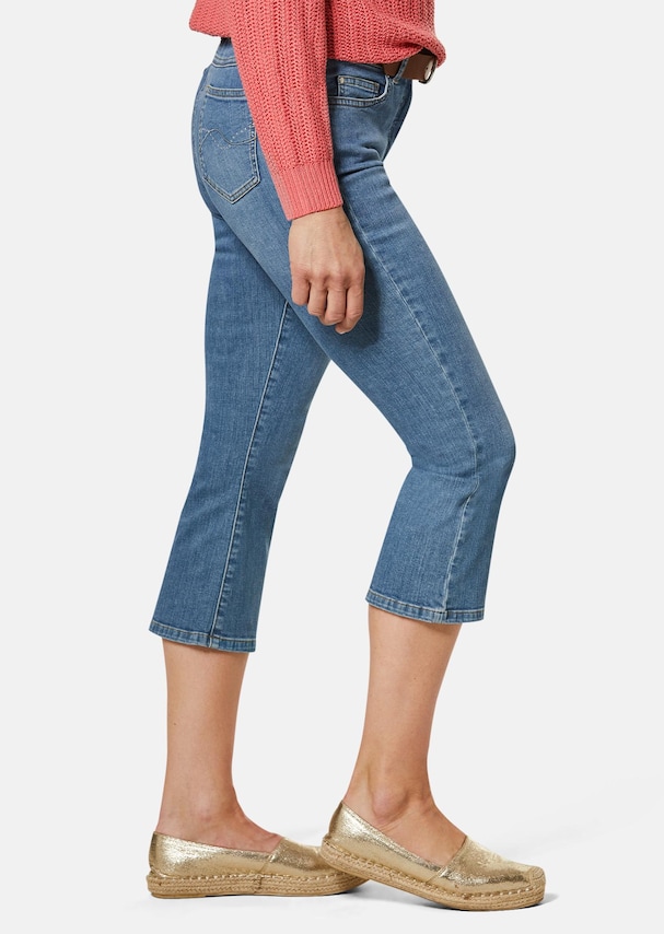 Verkorte jeans met wijd uitlopende zoom 3