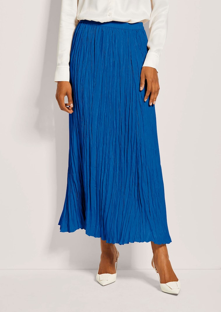 Langer Rock aus Crash-Plissee