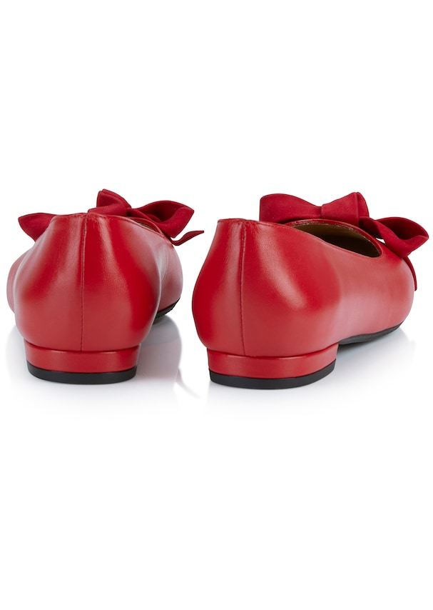 Leather ballerinas with decorative bow 1