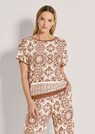 Relaxed summer top in a mixed-material design thumbnail 2