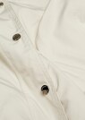 Leichte Jacke in glänzender Optik thumbnail 8