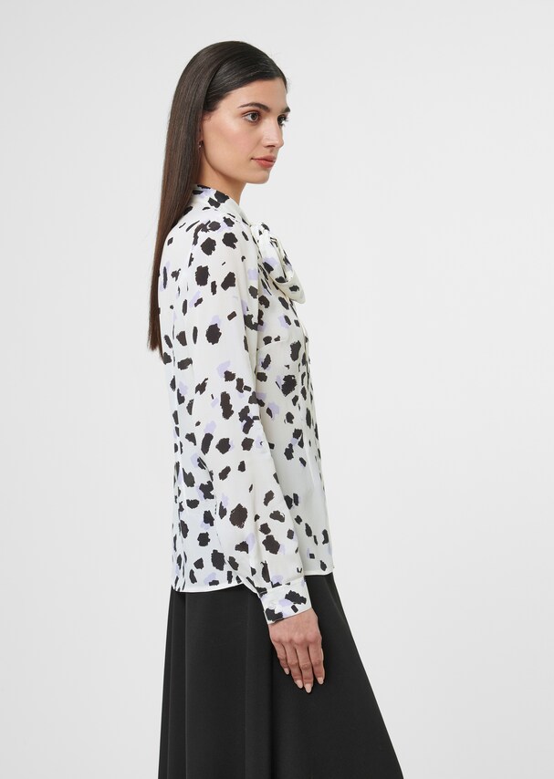 Flared blouse with unique print 3