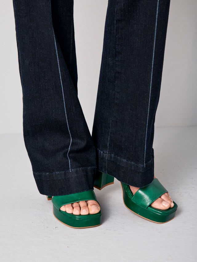 Jeans mit weitem Bein 6
