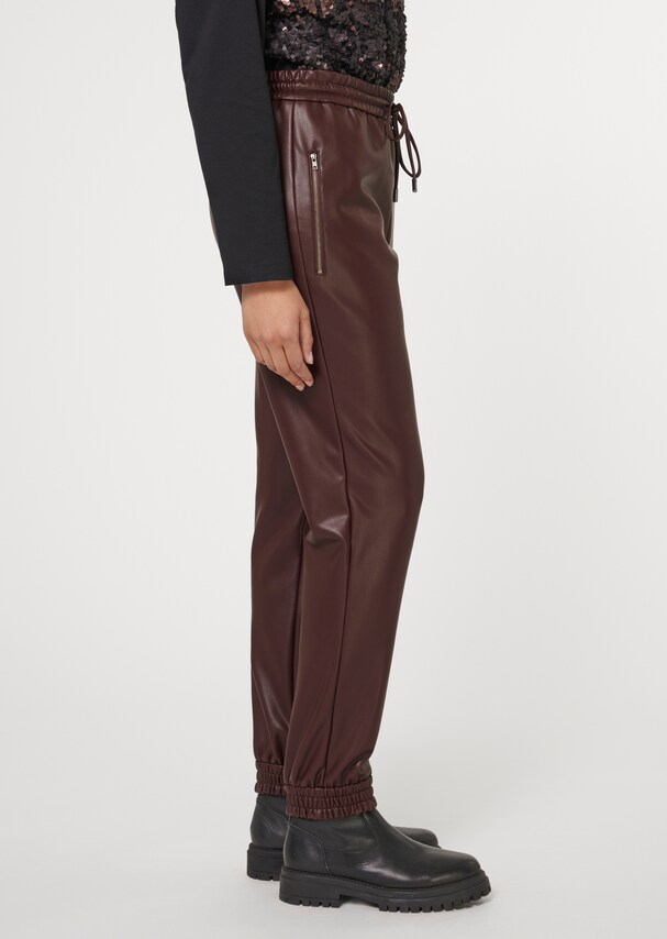 Jogg trousers in a sophisticated leather look 3