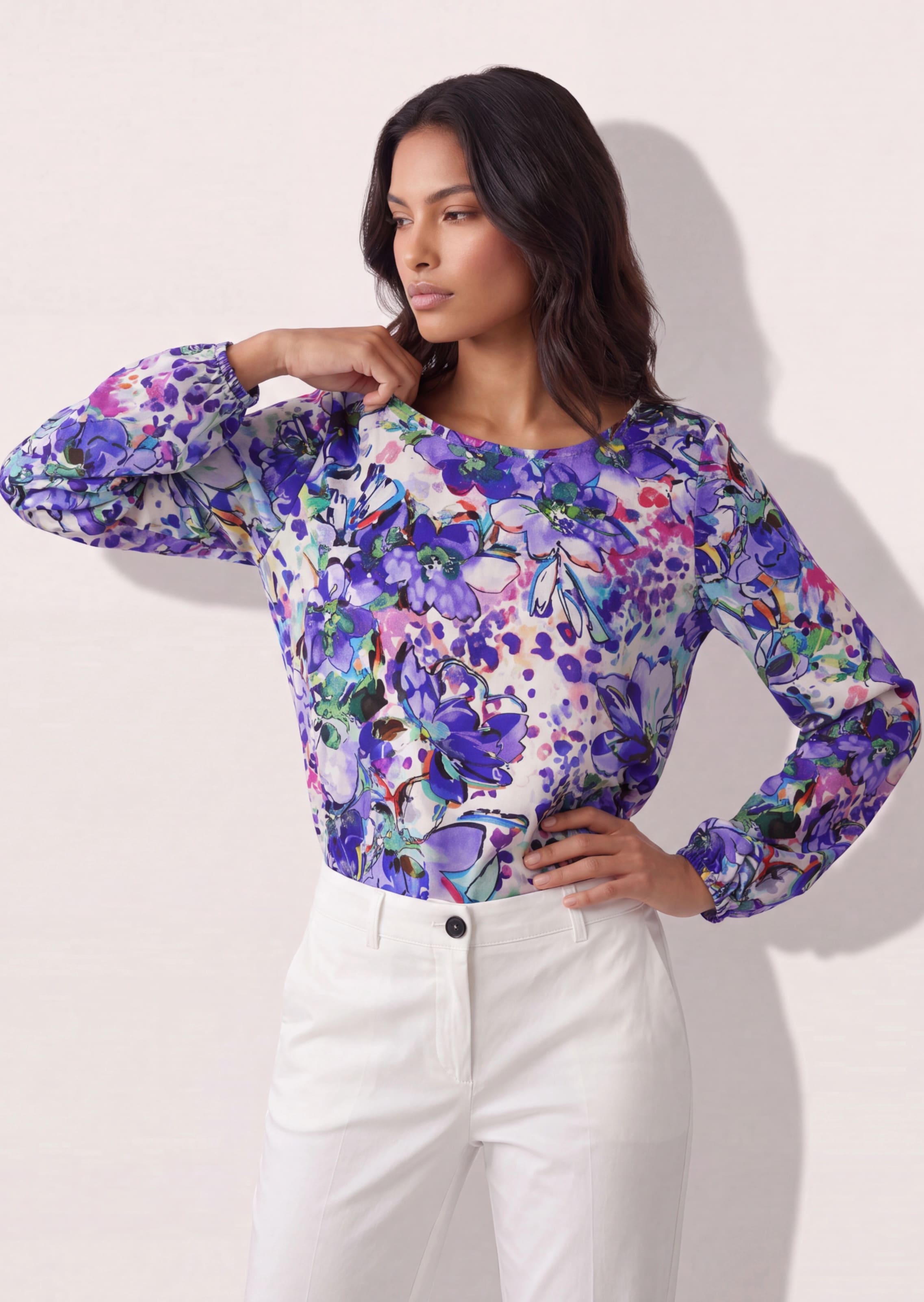 Bluse mit Blumenprint und Bordüre