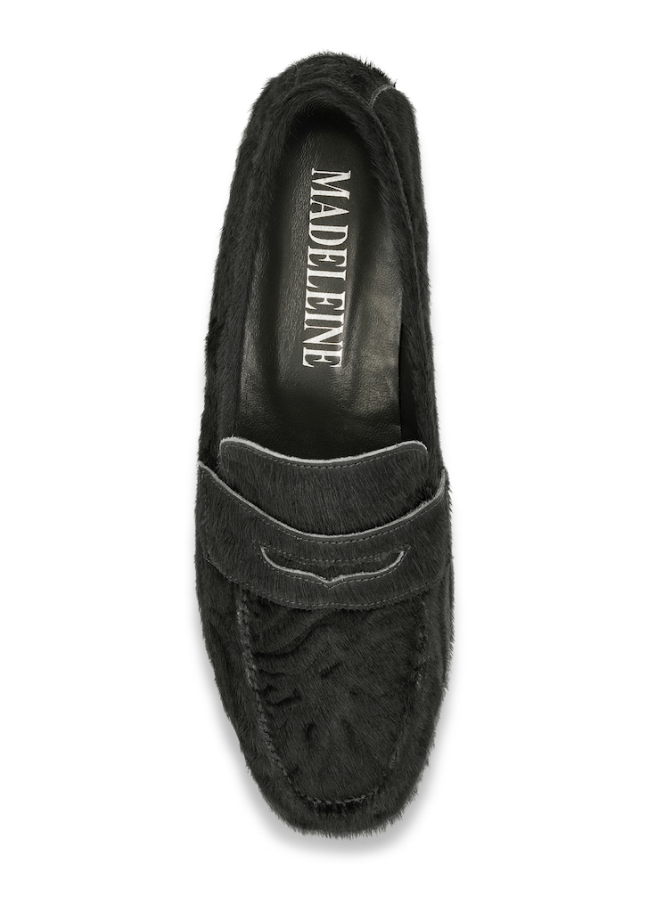 Leather moccasin made from natural fur 2