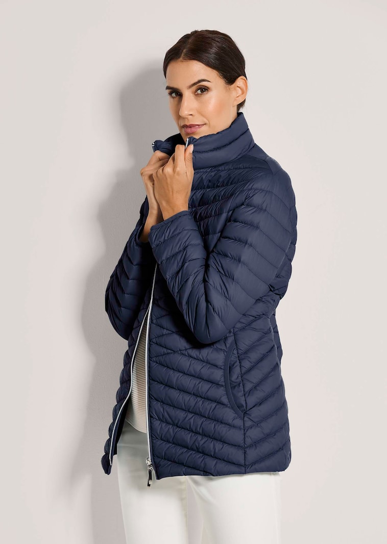 Daunenjacke mit Stehkragen