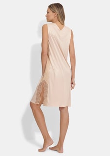 Déshabillé avec soie et dentelle thumbnail 2