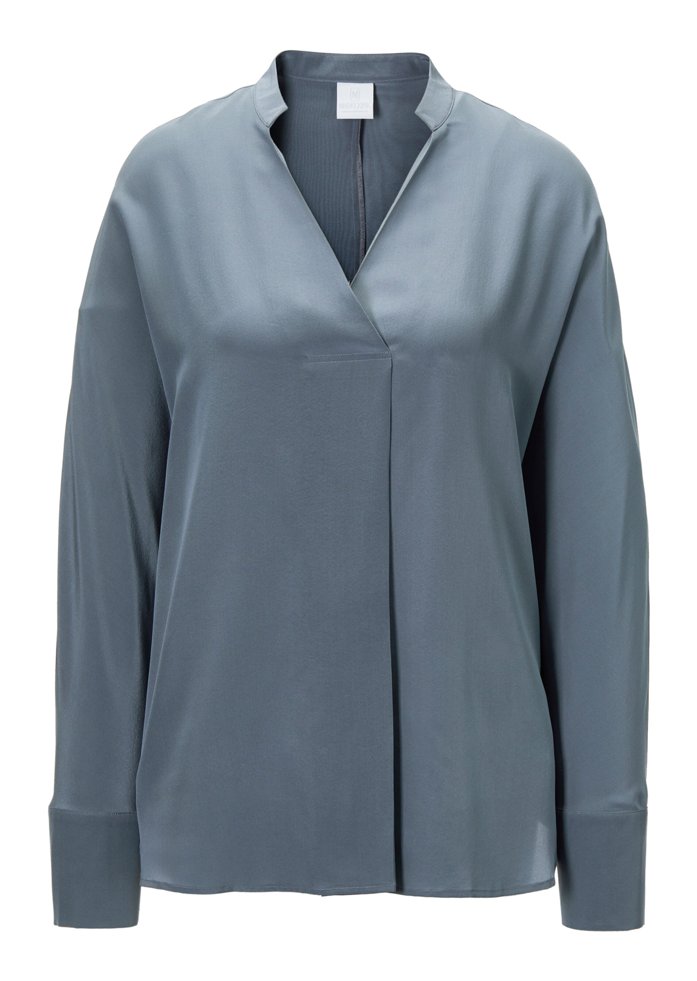 Silk shirt with V-neck and long sleeves