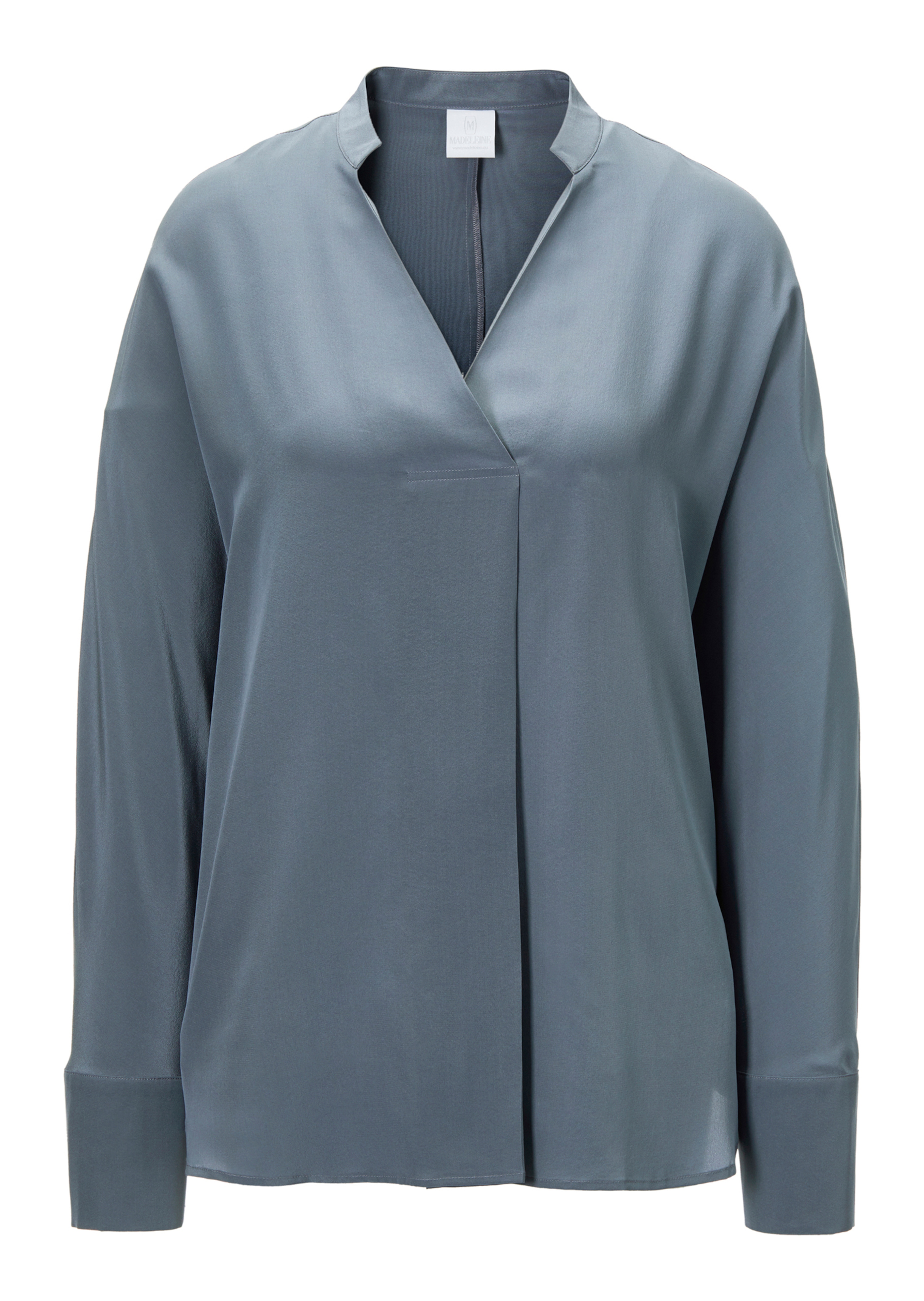 Silk shirt with V-neck and long sleeves