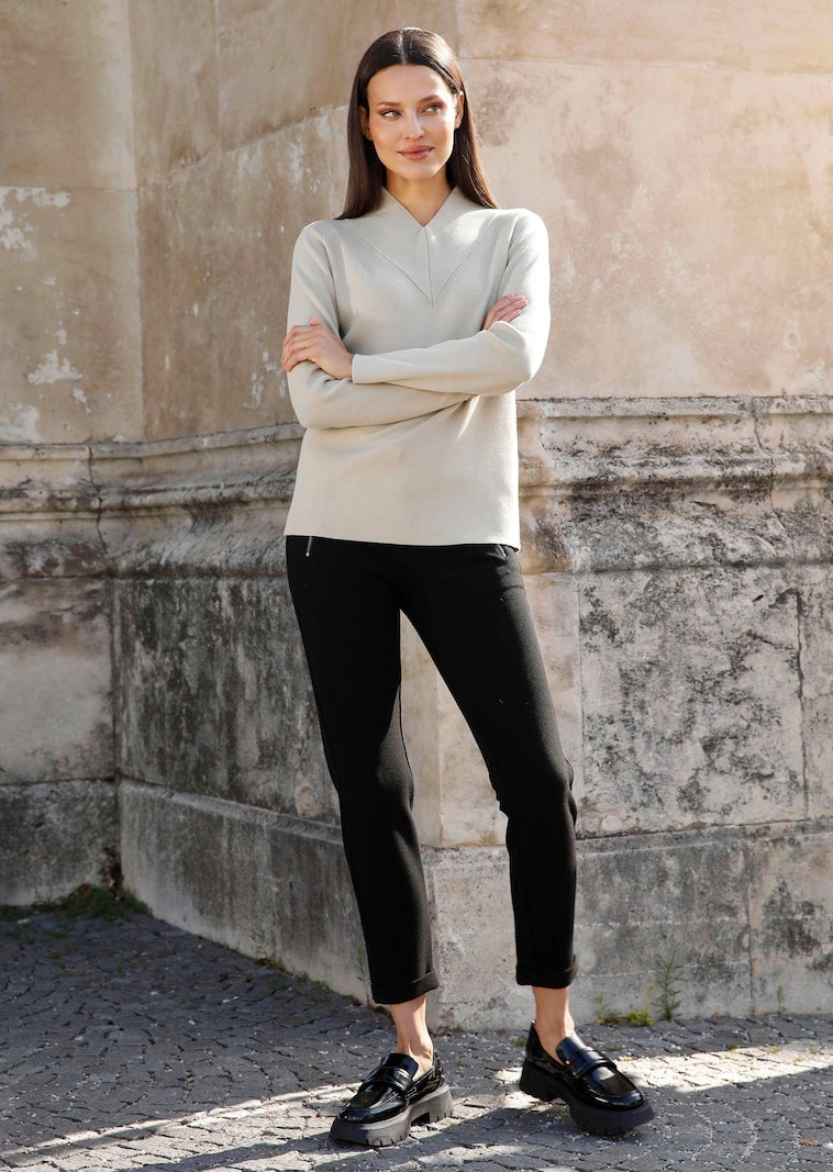 Pullover mit breitem V-Ausschnitt