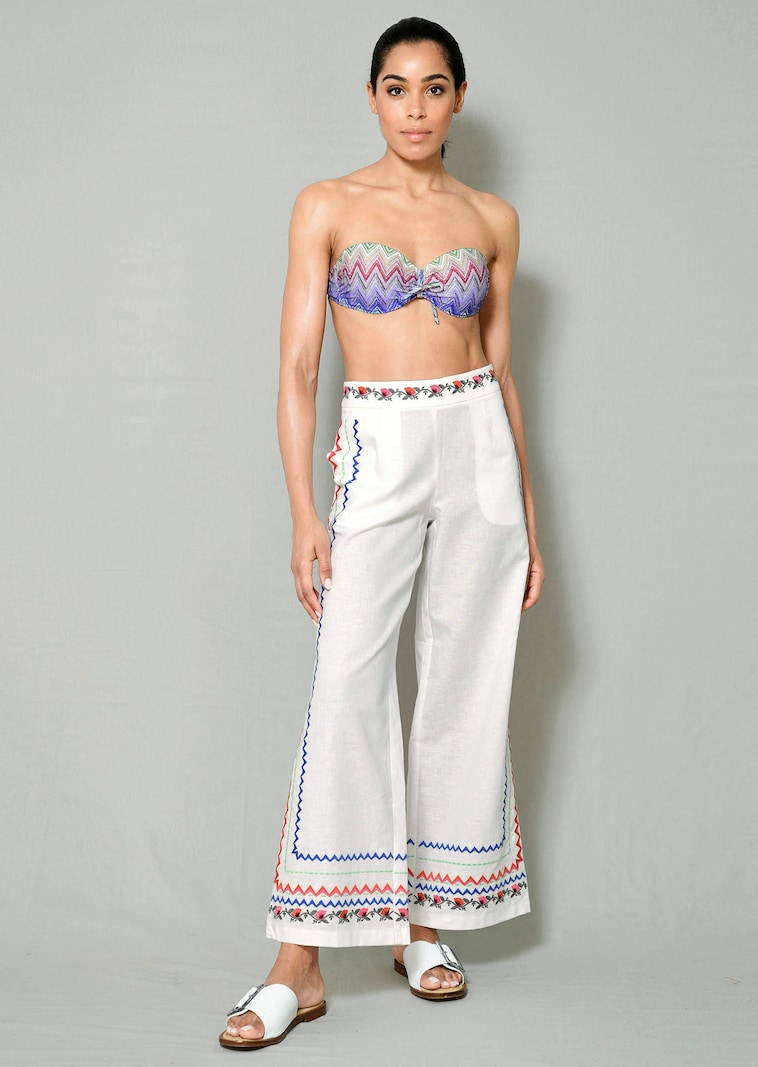 Strandhose mit bunter Stickerei