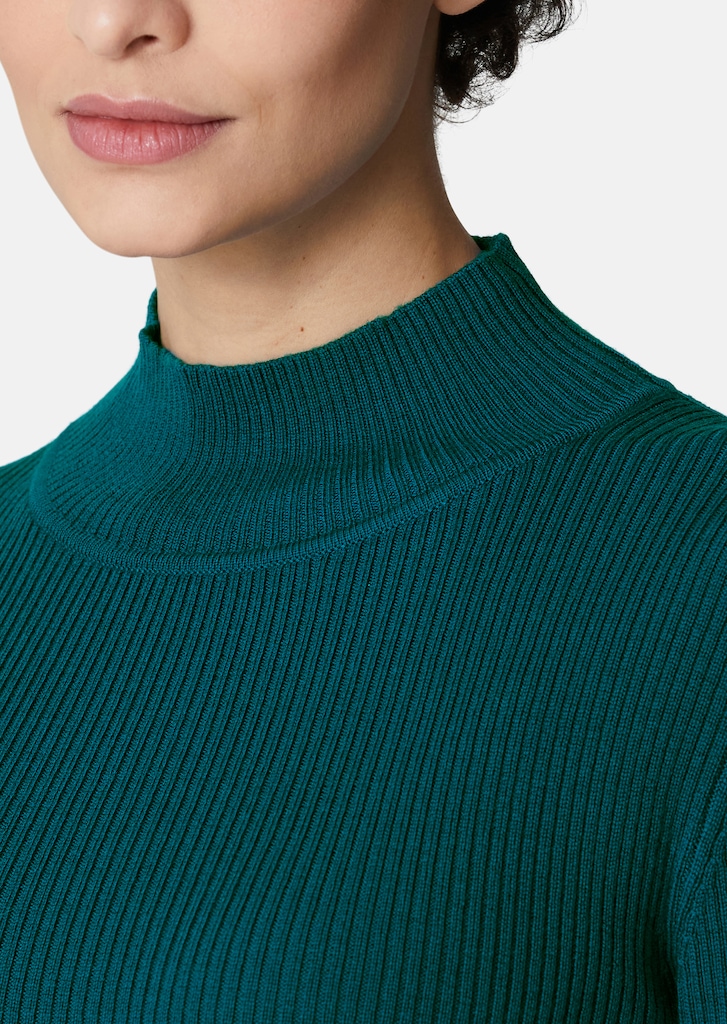 Rib-knit jumper made from fine new wool. 4